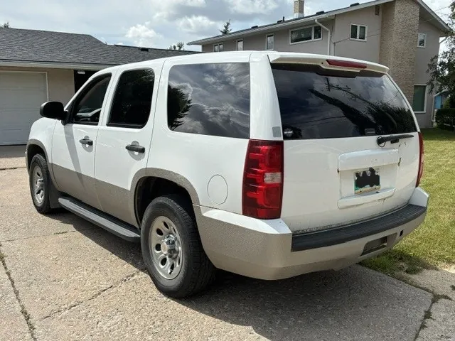 Chevrolet Tahoe 2010 photo 2