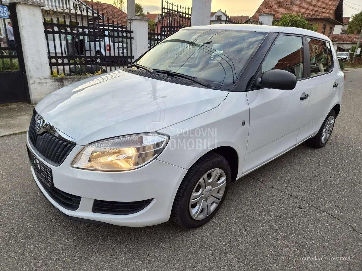 Skoda Fabia 2014 photo 2