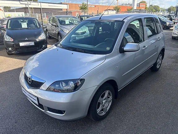 Mazda 2 2007 photo 2