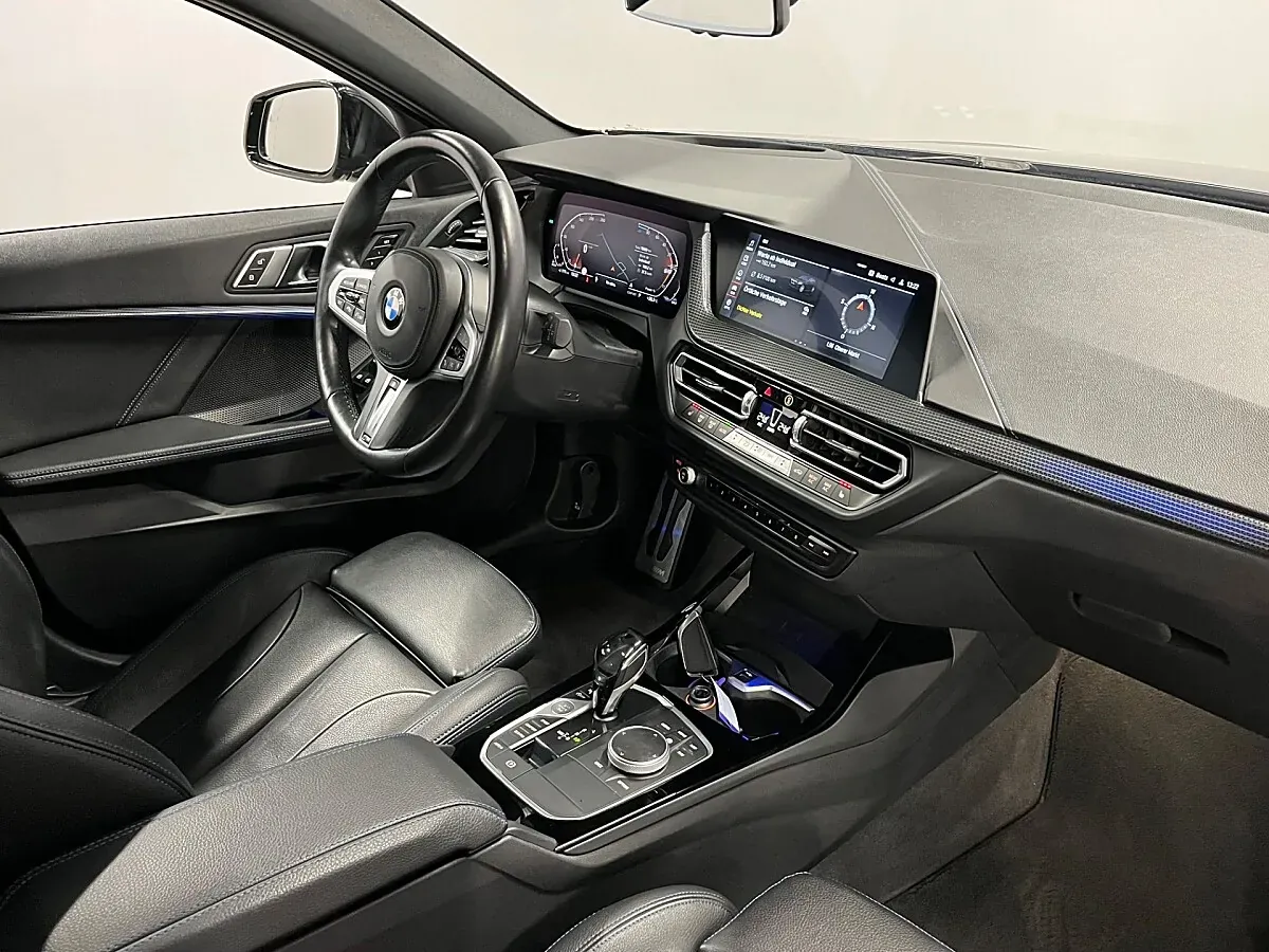 BMW 1 Series 2021 photo 2
