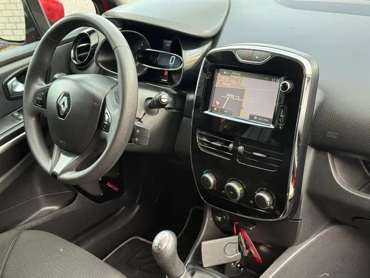 Renault Clio 2015 photo 2
