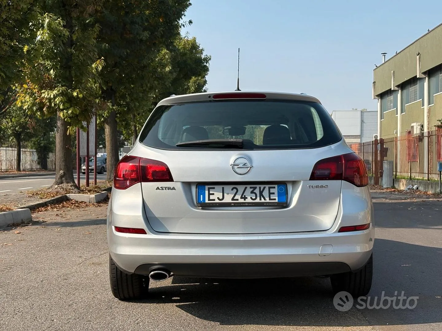 Opel Astra 2011 photo 4