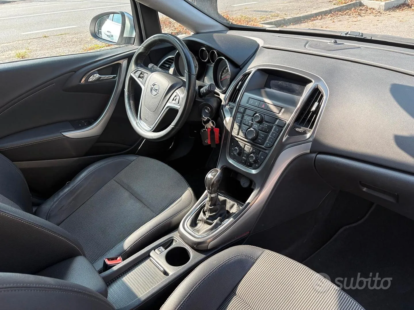 Opel Astra 2011 photo 5