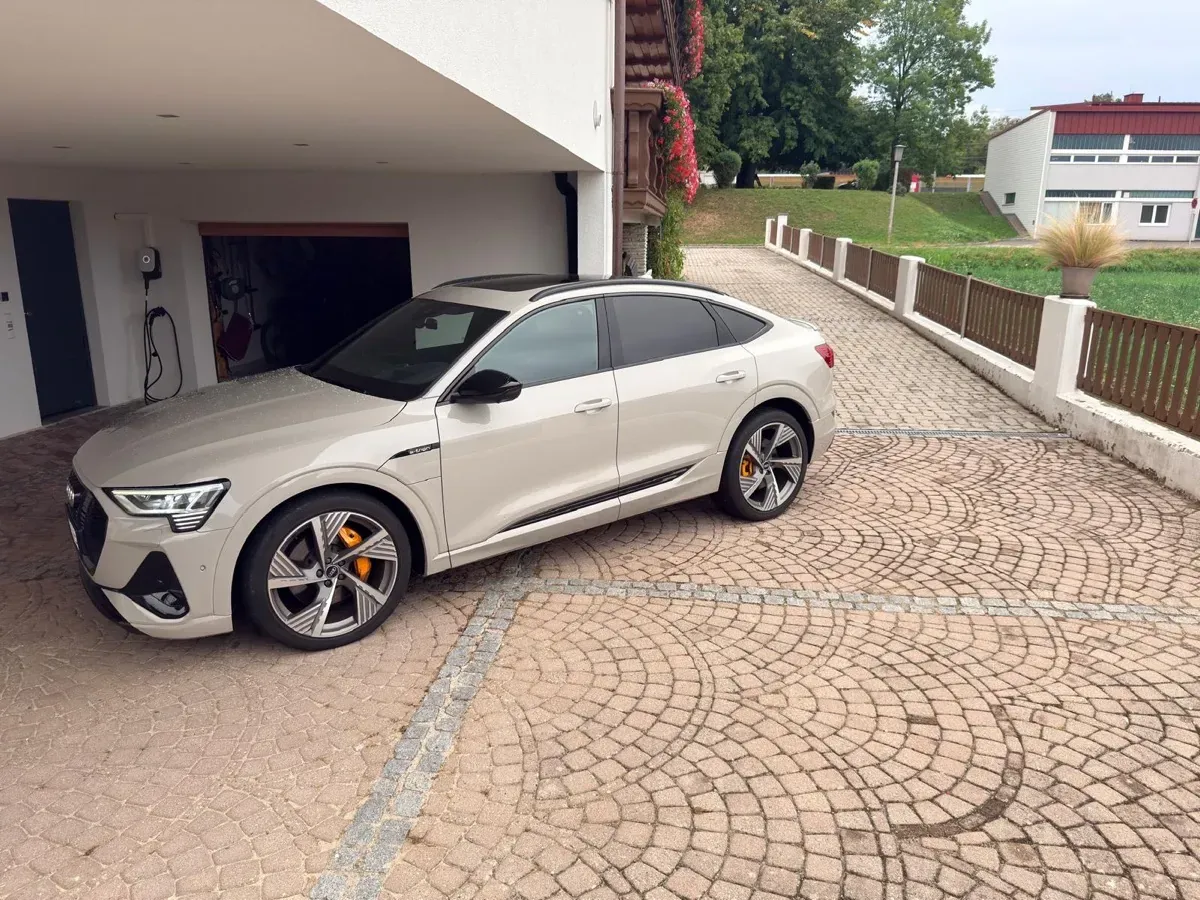 Audi E-Tron 2021 photo 3