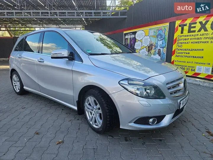 Mercedes-Benz B-Class 2012 photo 4