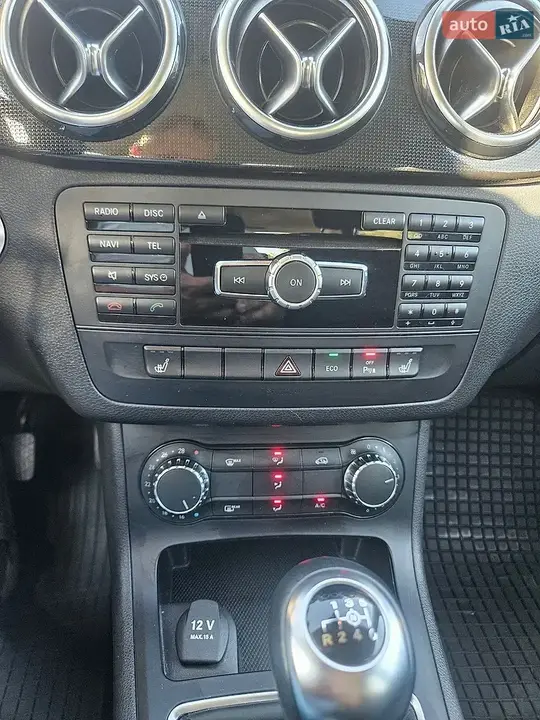 Mercedes-Benz B-Class 2012 photo 2