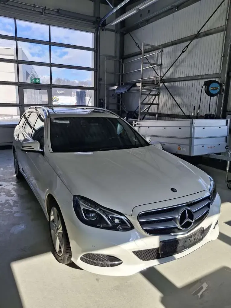 Mercedes-Benz E-Class 2017 photo 2