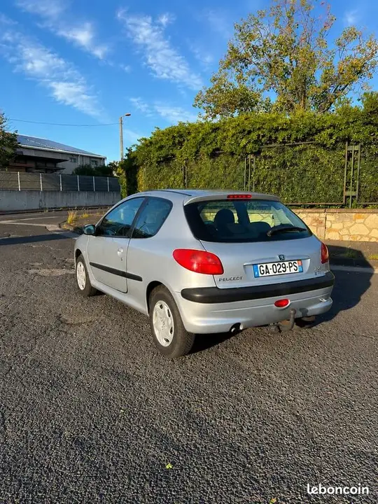 Peugeot 206