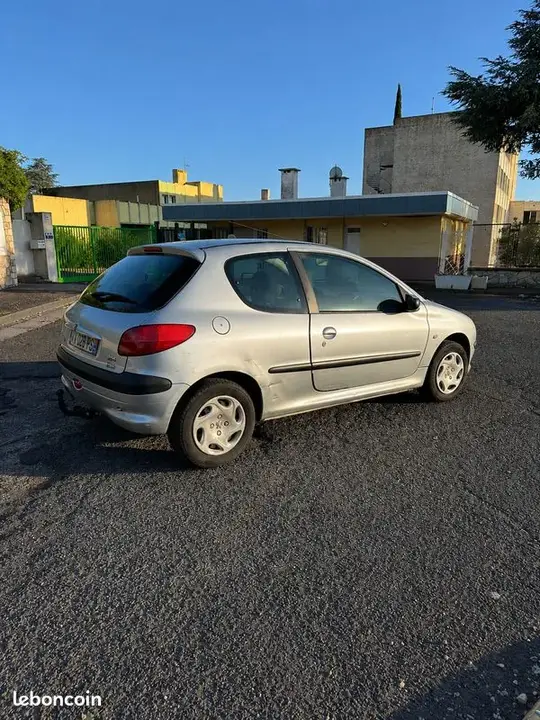Peugeot 206 2003 photo 2