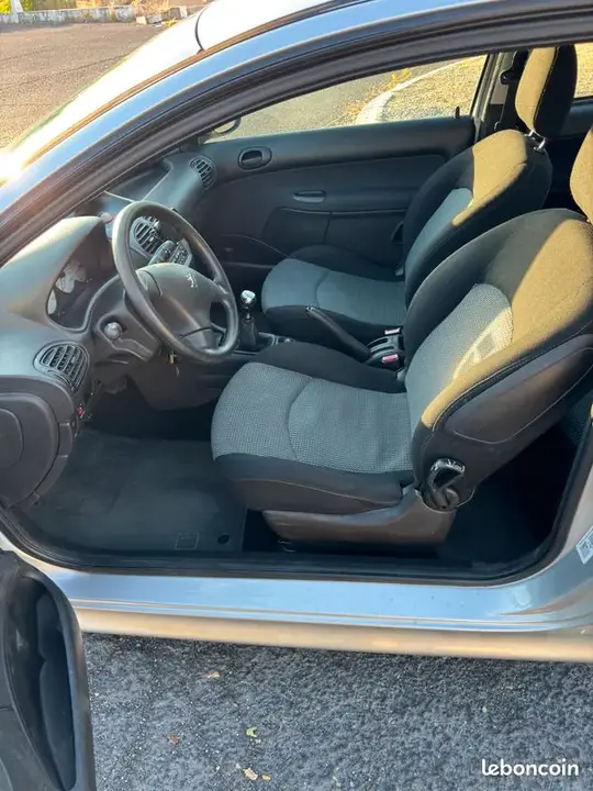 Peugeot 206 2003 photo 3