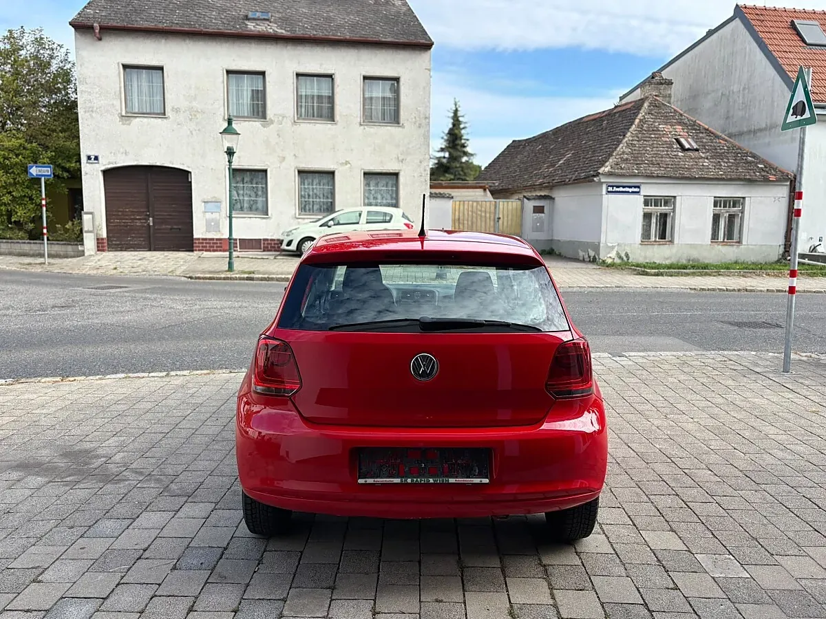 Volkswagen Polo 2012 photo 2