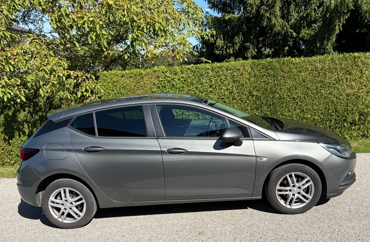 Opel Astra 2018 photo 3