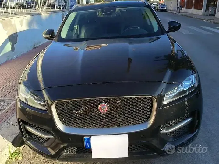 Jaguar F-Pace