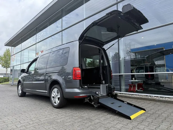Volkswagen Caddy Maxi 2018 photo 2