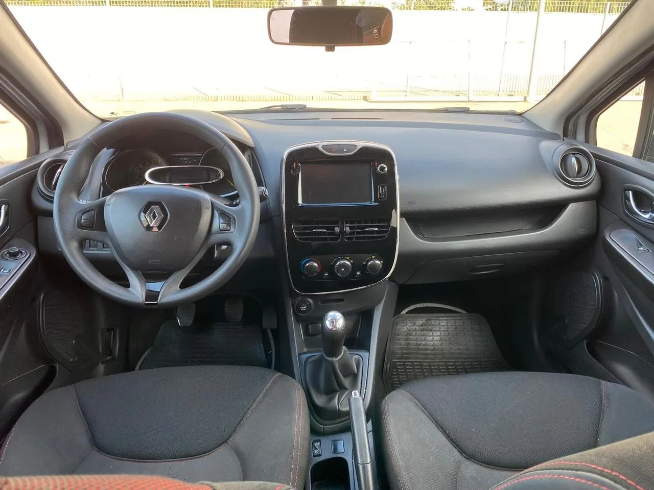 Renault Clio 2014 photo 5