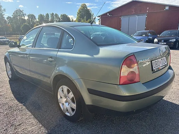 Volkswagen Passat 2003 photo 4