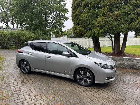 Nissan Leaf 2018 photo 2