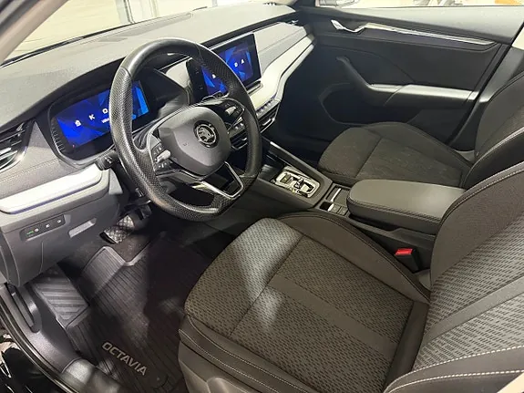 Skoda Octavia 2023 photo 2