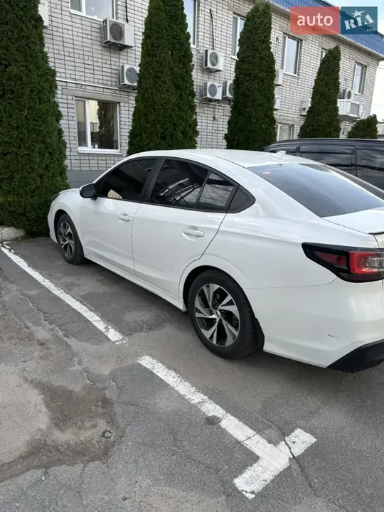 Subaru Legacy 2023 photo 2
