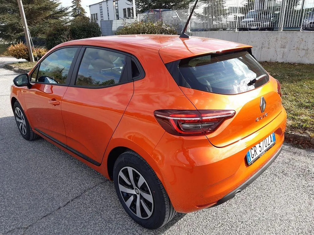 Renault Clio 2023 photo 3