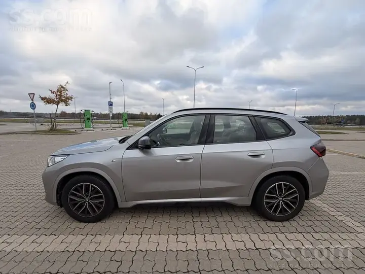BMW X1 2023 photo 3