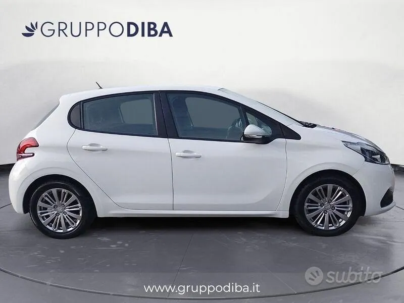Peugeot 208 2017 photo 4