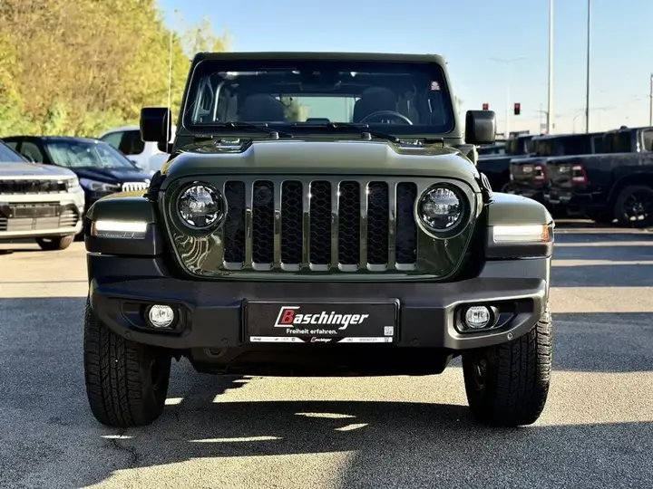 Jeep Wrangler 2022 photo 2