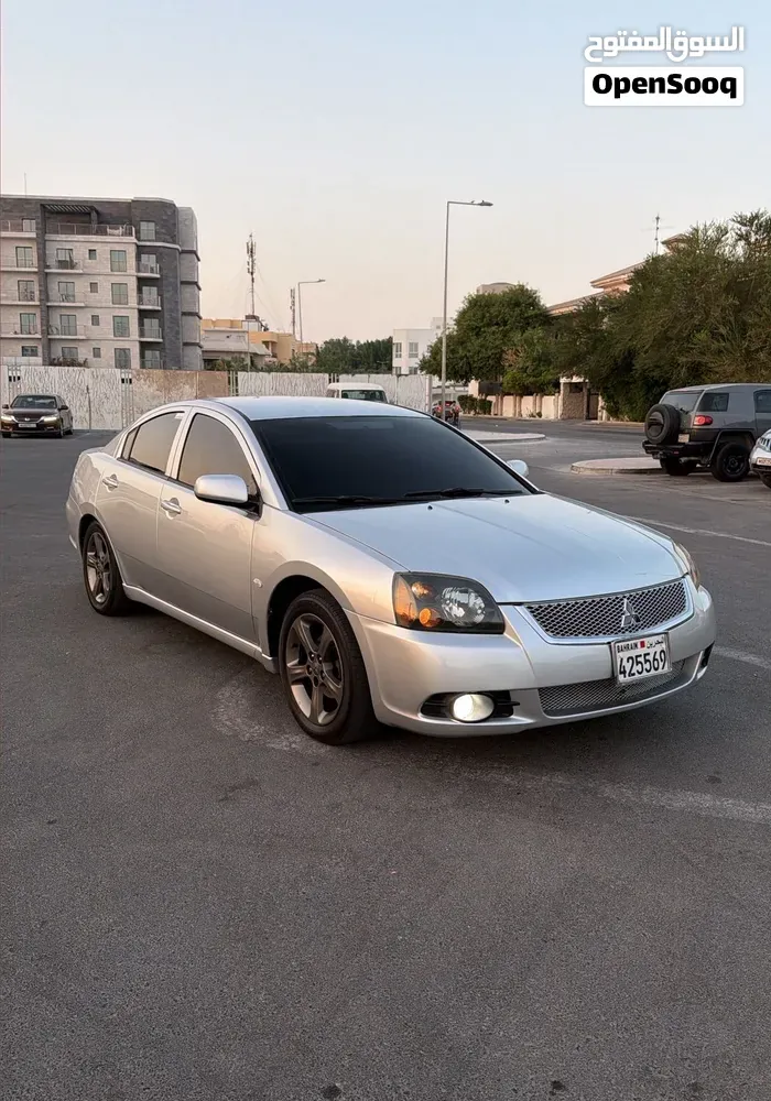 Mitsubishi Galant 2013 photo 3