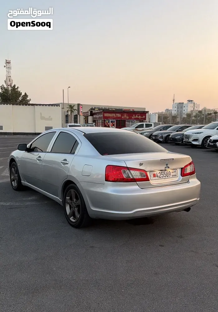 Mitsubishi Galant 2013 photo 2