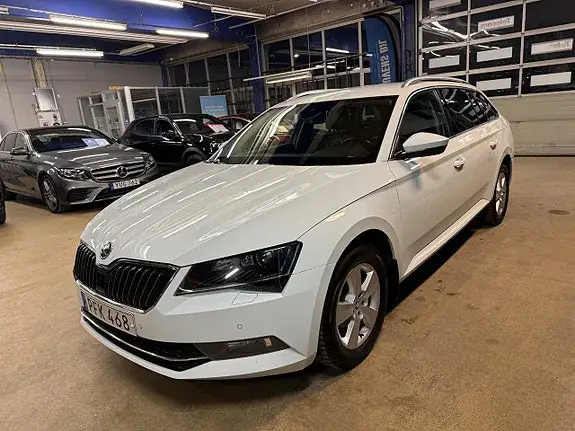 Skoda Superb 2018 photo 2
