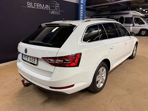 Skoda Superb 2018 photo 4
