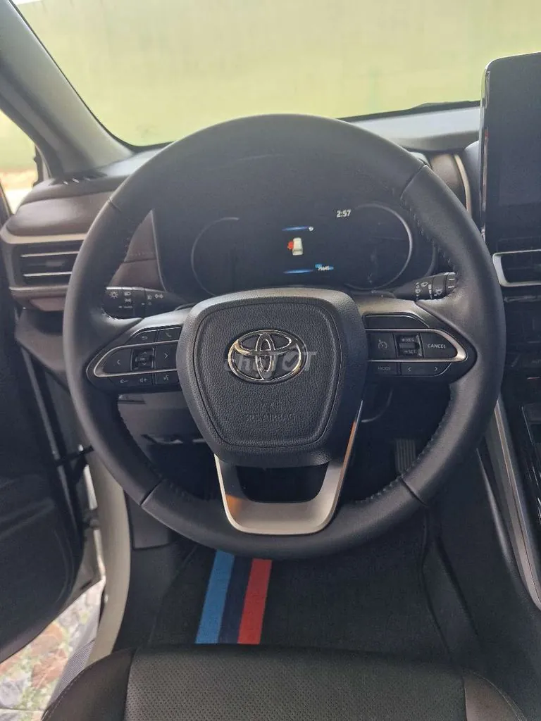 Toyota Innova Cross 2024 photo 3