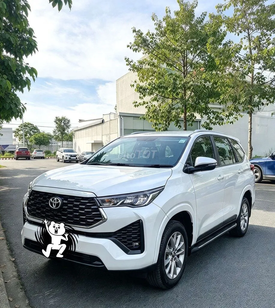 Toyota Innova Cross