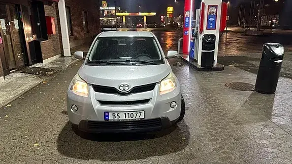 Toyota Urban Cruiser 2010 photo 2