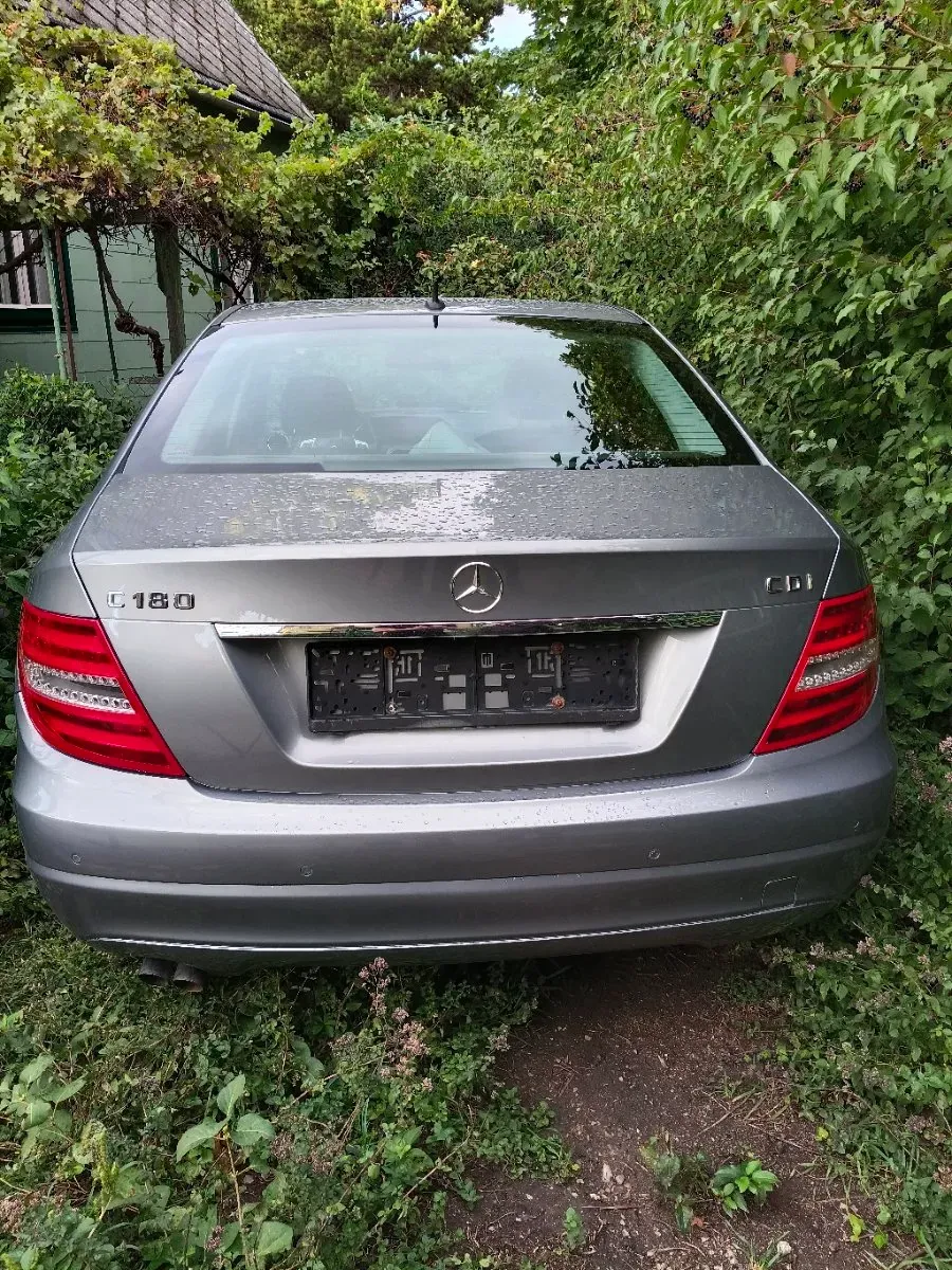 Mercedes-Benz C-Class 2011 photo 3
