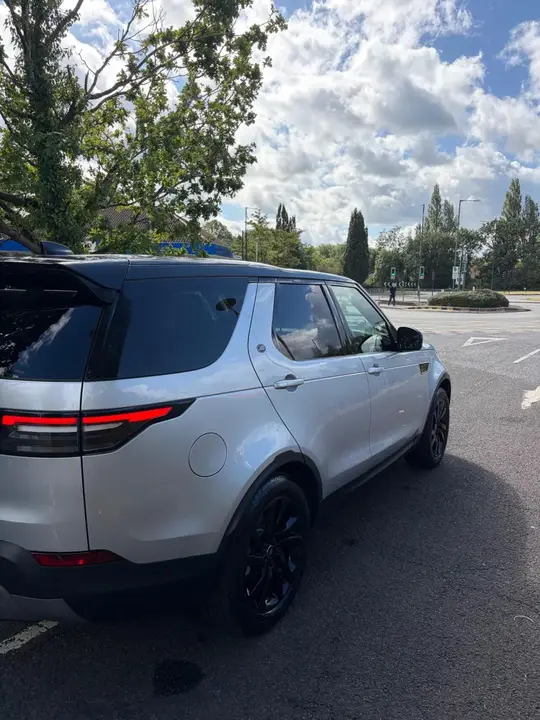 Land Rover Discovery 2019 photo 4