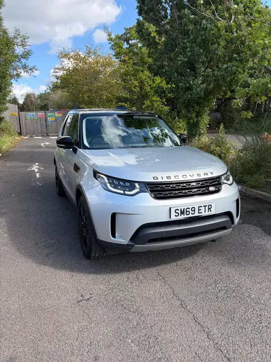 Land Rover Discovery 2019 photo 2