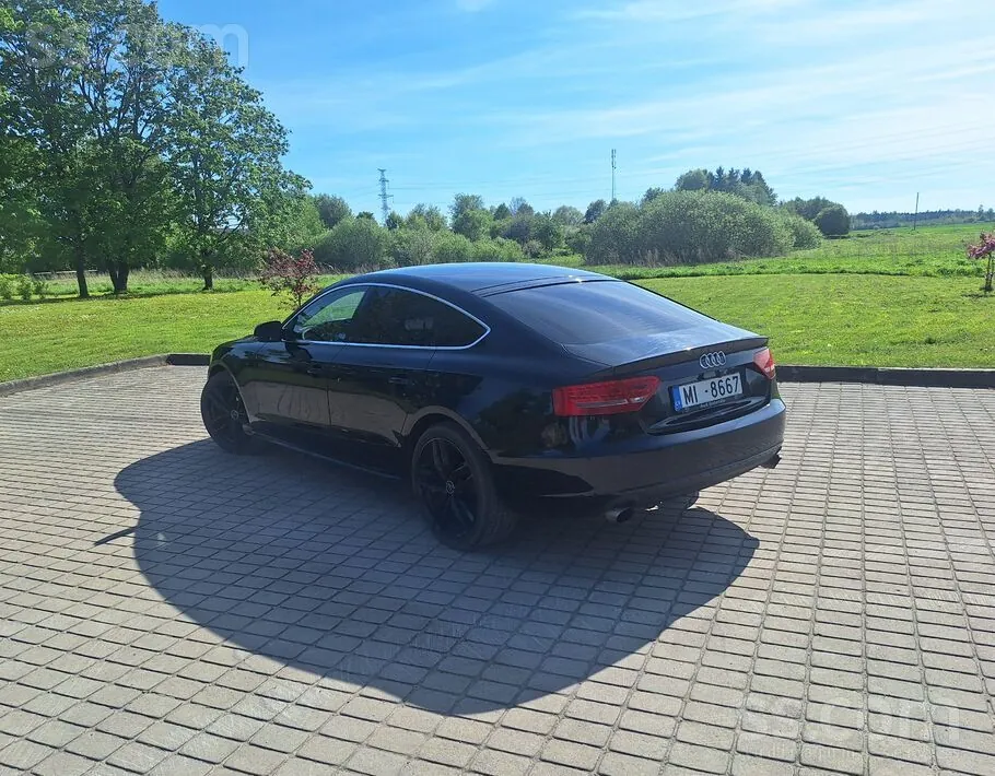 Audi A5 2010 photo 2