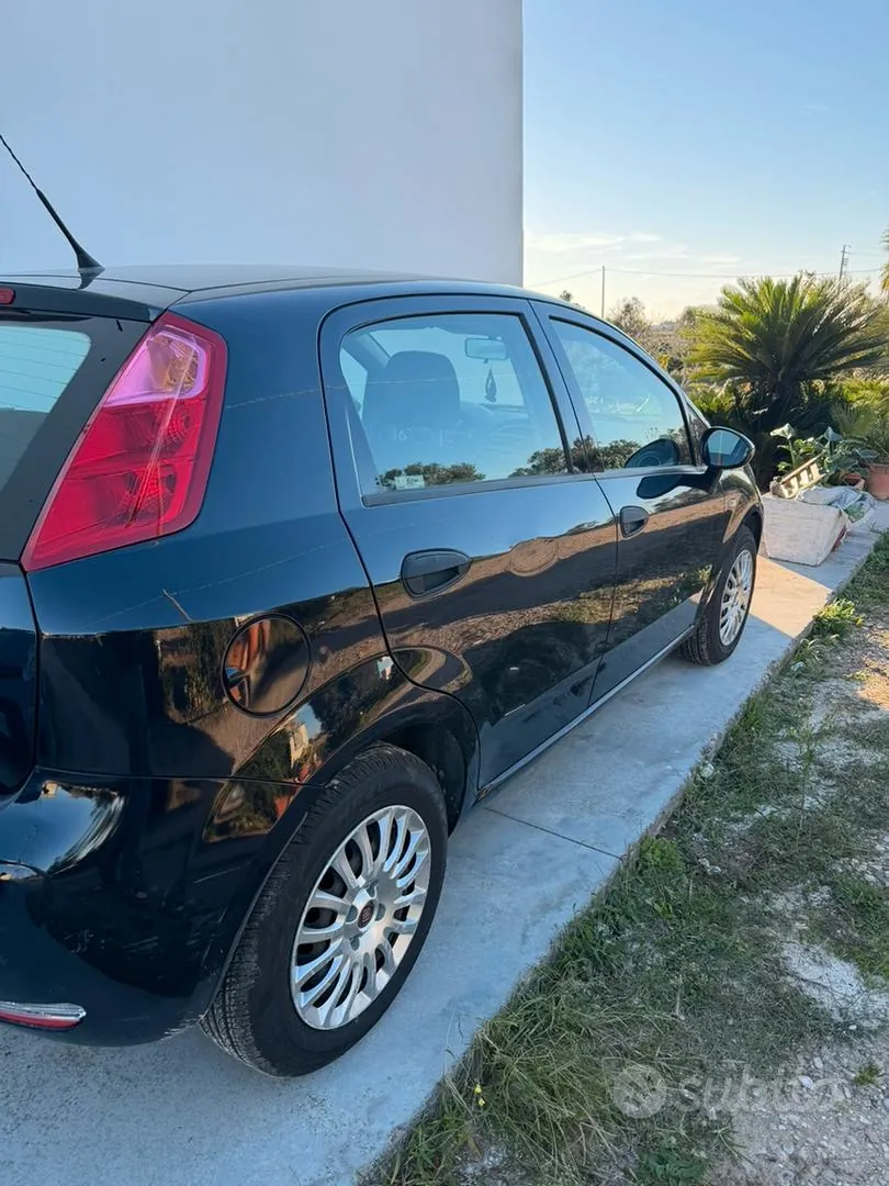 Fiat Punto 2016 photo 2