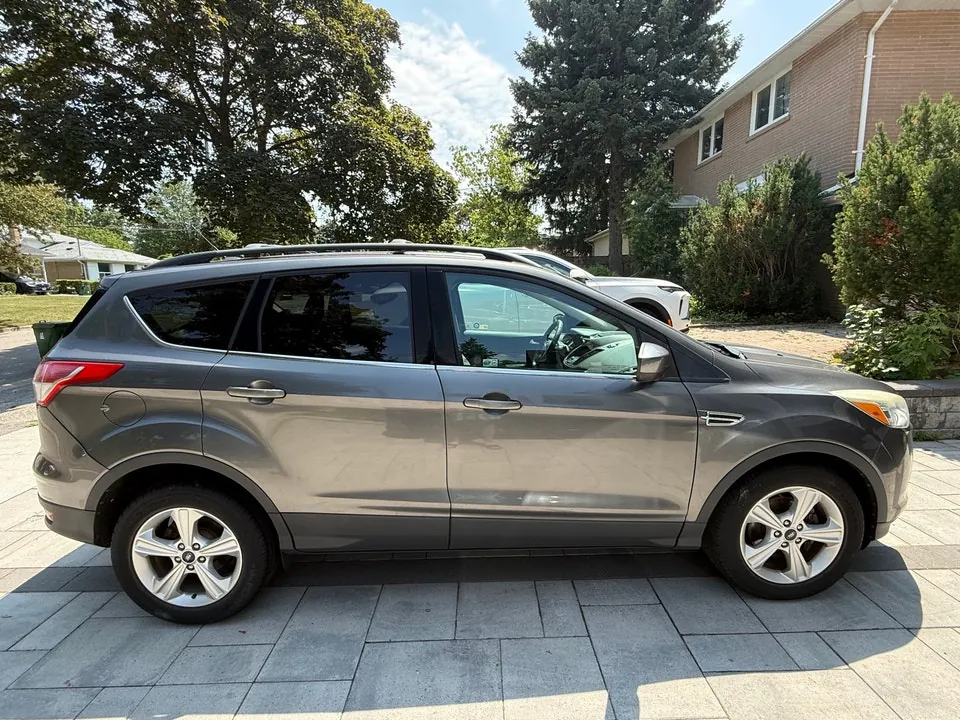 Ford Escape 2013 photo 2