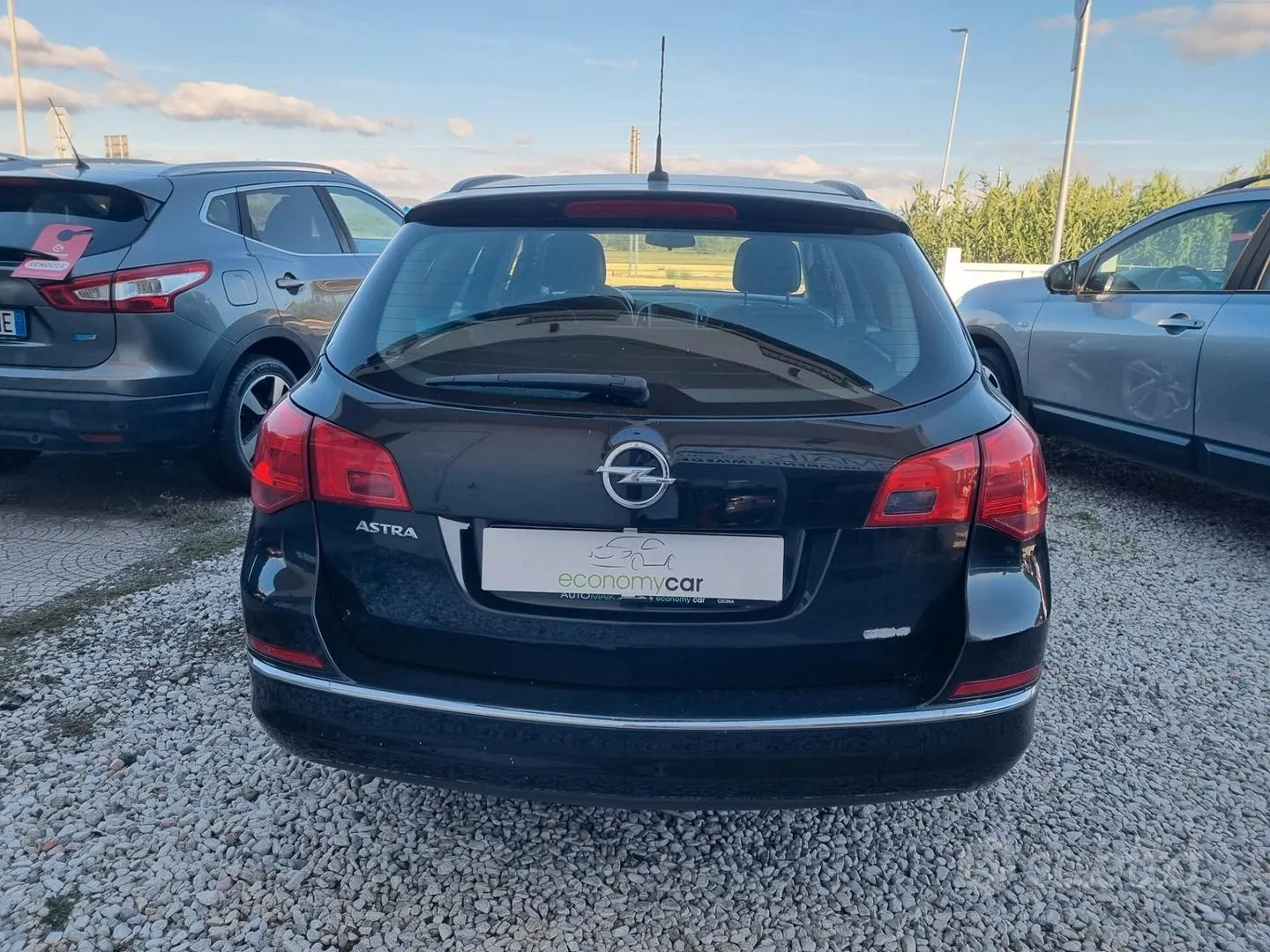 Opel Astra 2013 photo 2