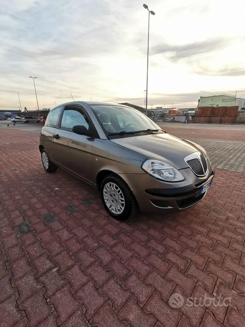 Lancia Ypsilon