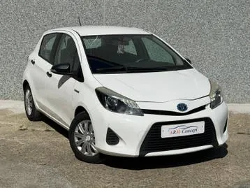 Toyota Yaris 2013 photo 2