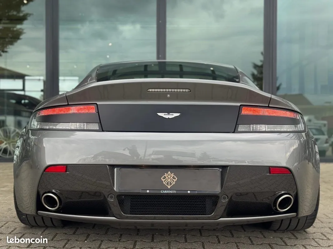Aston Martin V12 Vantage 2012 photo 5