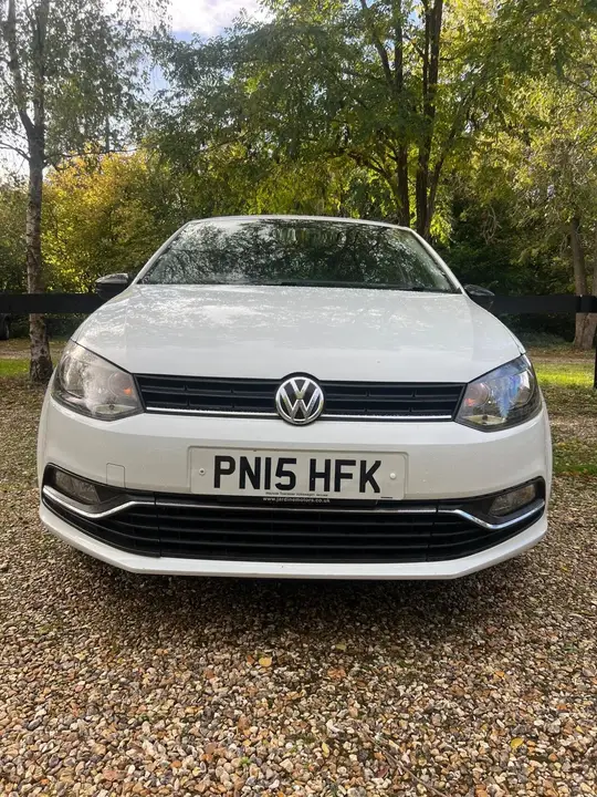 Volkswagen Polo 2015 photo 2