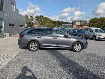 Skoda Octavia 2022 photo 2