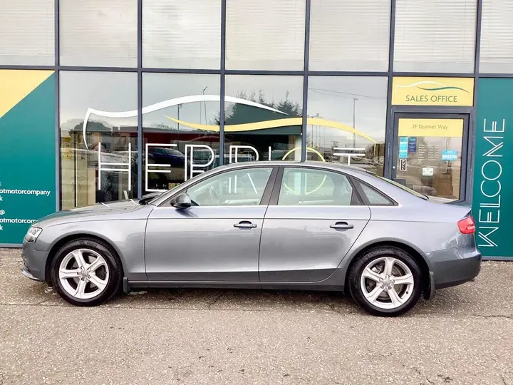 Audi A4 2013 photo 4