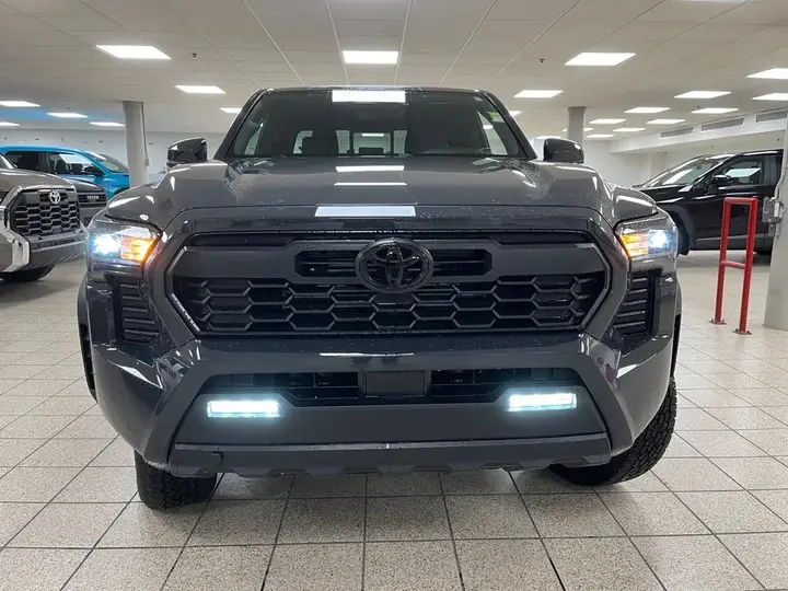 Toyota Tacoma 2026 photo 2