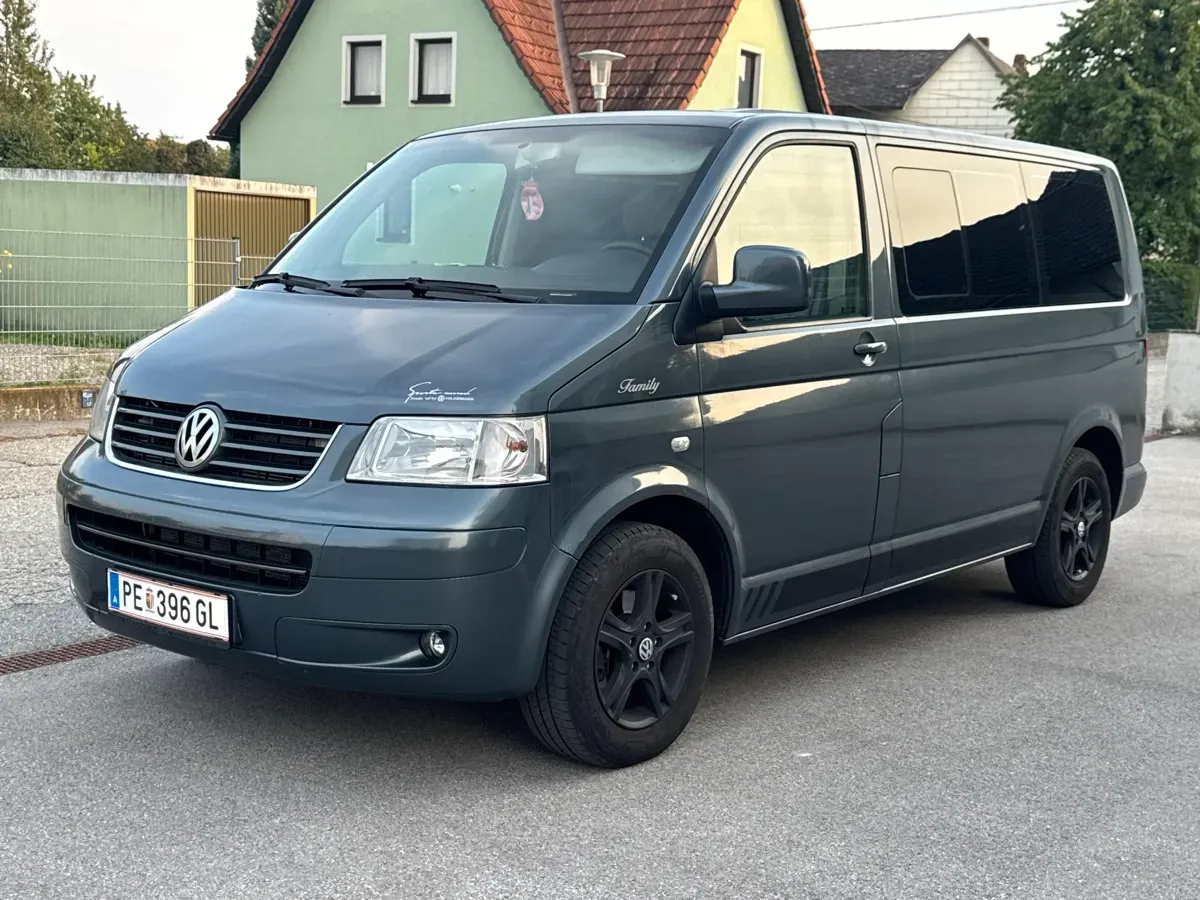 Volkswagen Caravelle 2005 photo 2