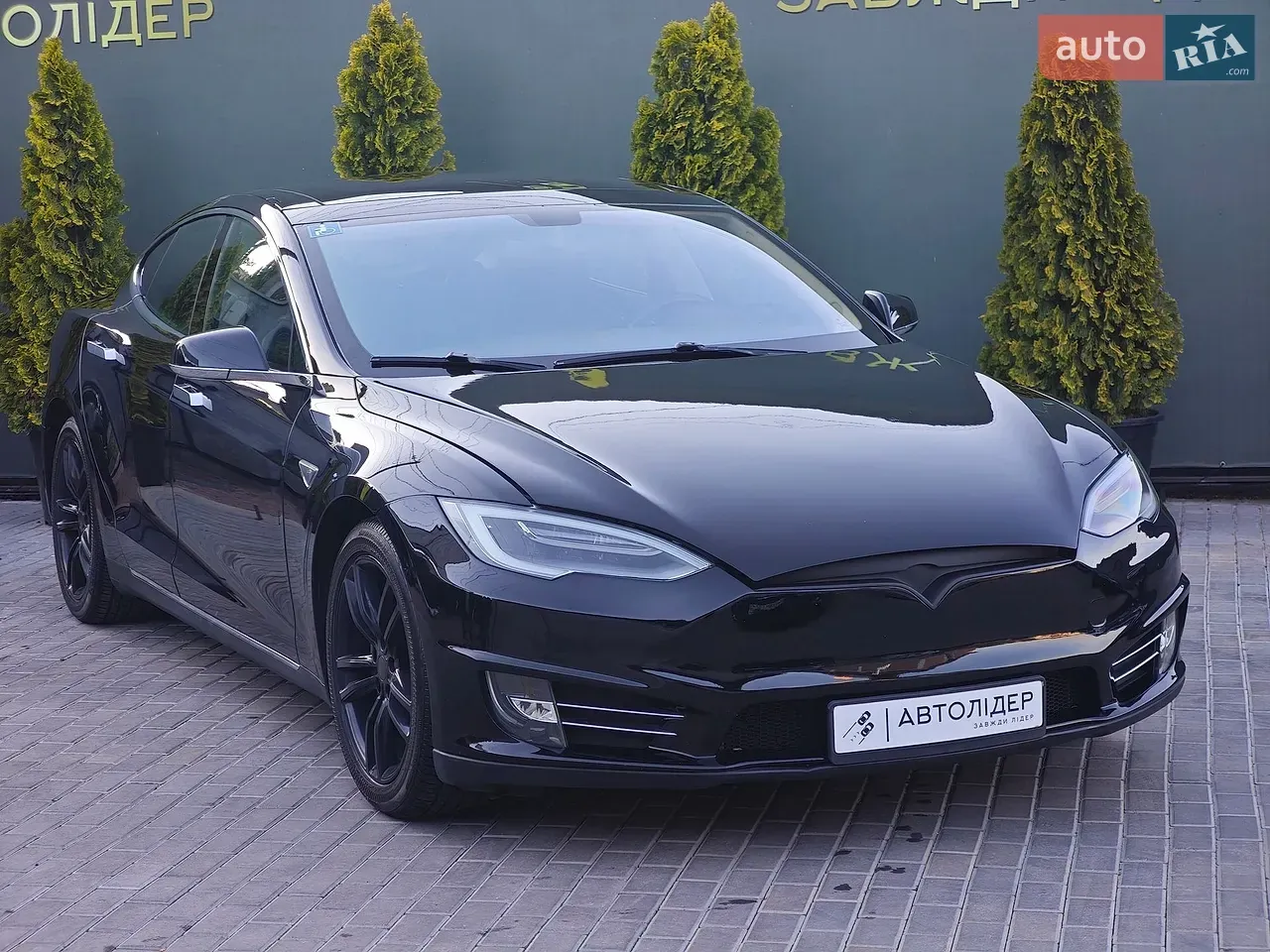 Tesla Model S 2013 photo 2